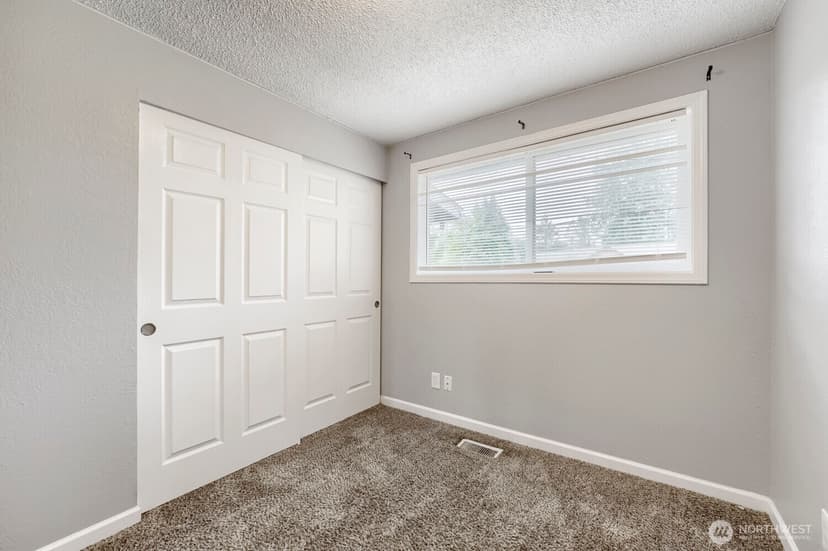 Property photo for 715 Johns Rd E, Parkland photo 10