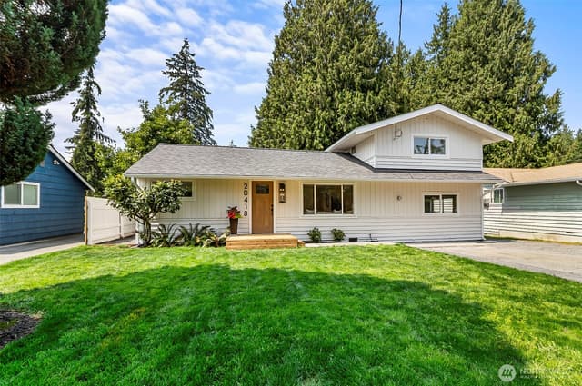 Property photo for 20418 54th Avenue W, Lynnwood photo 2