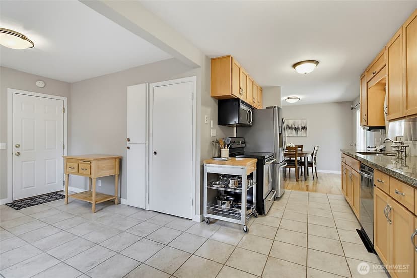 Property photo for 26204 SE 224th Street, Maple Valley photo 15