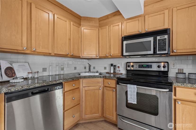 Property photo for 1601 Taylor Avenue N #303, Seattle photo 11