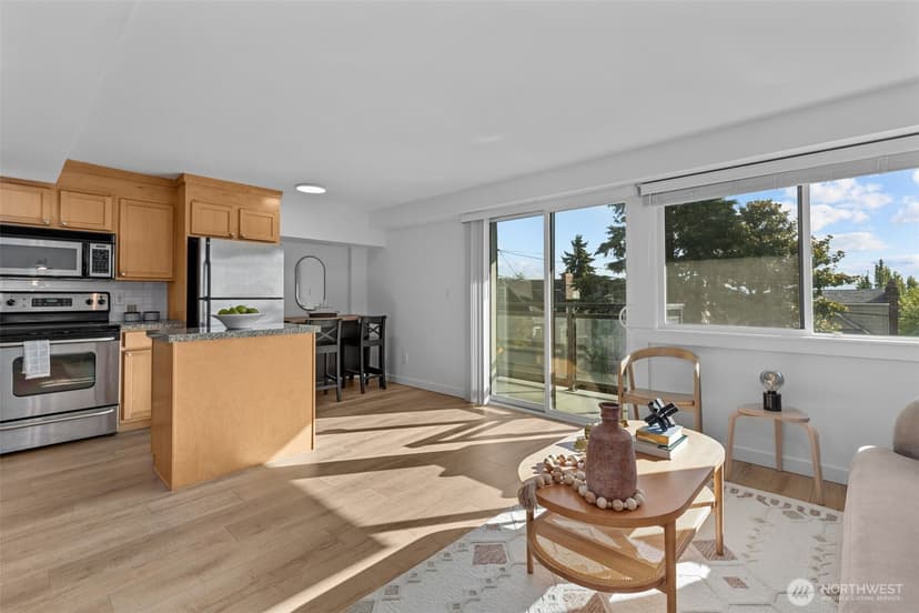 Property photo for 1601 Taylor Avenue N #303, Seattle photo 6