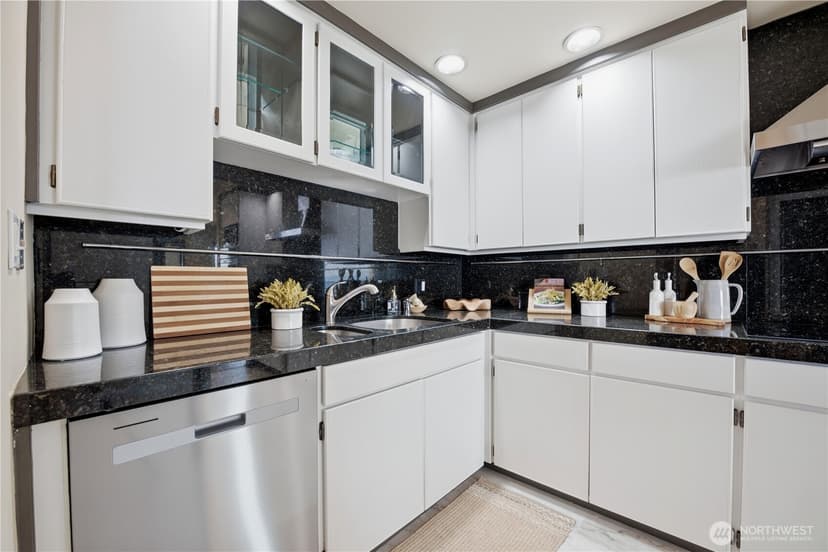 Property photo for 2021 1st Avenue #B6, Seattle photo 11