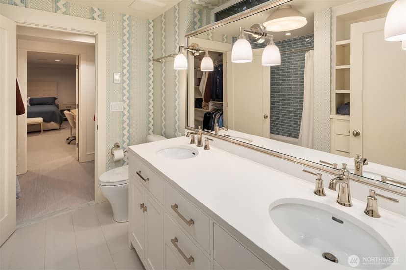 Property photo for 3135 Hunts Point Circle, Hunts Point photo 23