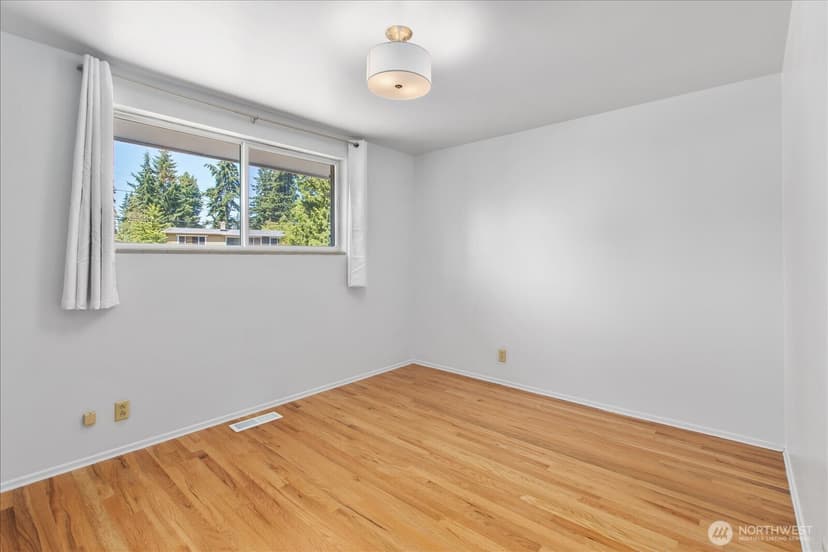 Property photo for 6216 189th Place SW, Lynnwood photo 10