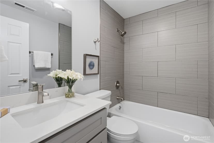 Property photo for 13413 NE 132nd St, Kirkland photo 15