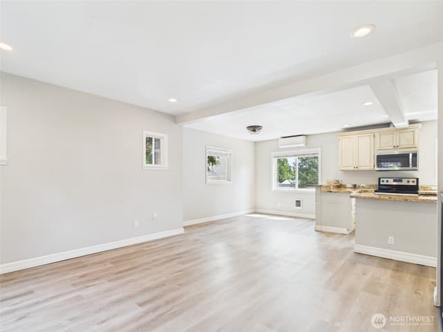 Property photo for 2906 16th Street, Everett photo 5