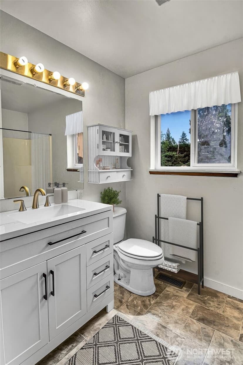 Property photo for 626 212th Street NW, Arlington photo 15