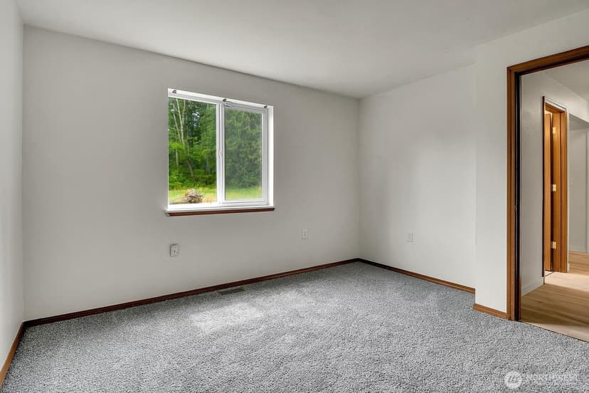 Property photo for 626 212th Street NW, Arlington photo 22