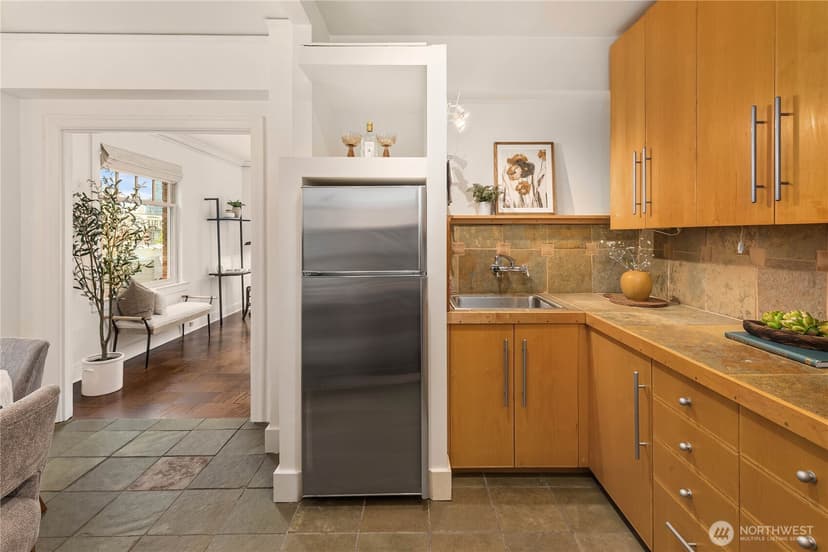 Property photo for 1017 Minor Avenue #601, Seattle photo 8