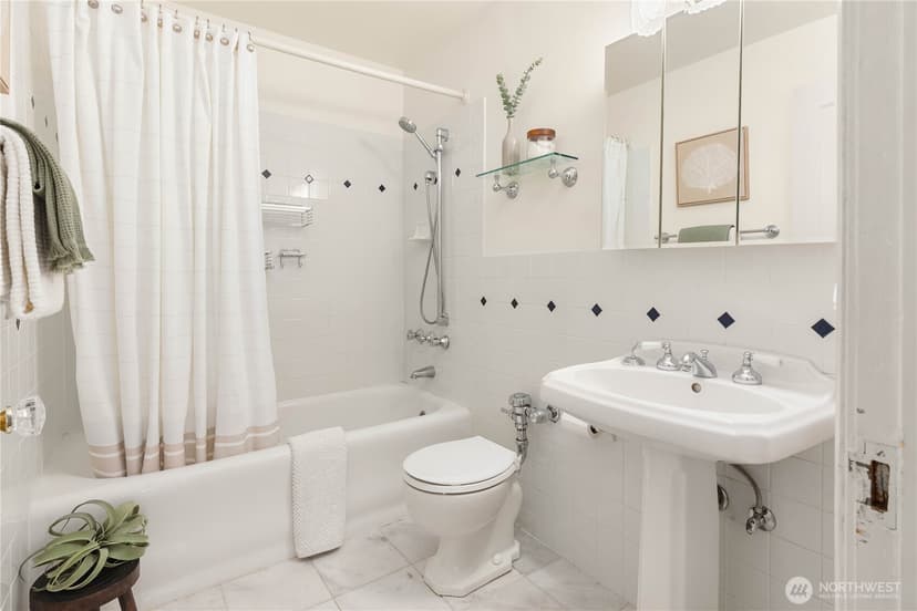 Property photo for 1017 Minor Avenue #601, Seattle photo 15