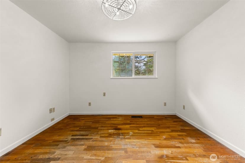 Property photo for 11117 Northstar Way SW, Lakewood photo 17