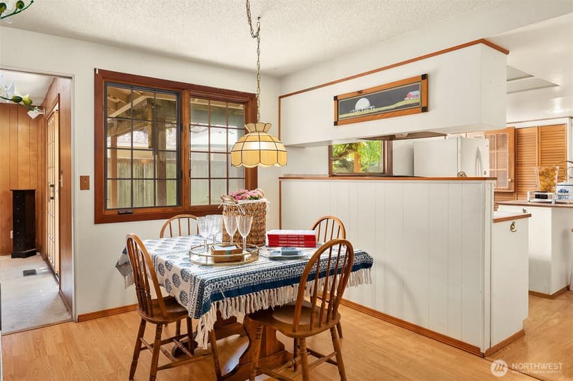 Property photo for 1260 168th Avenue NE, Bellevue photo 6