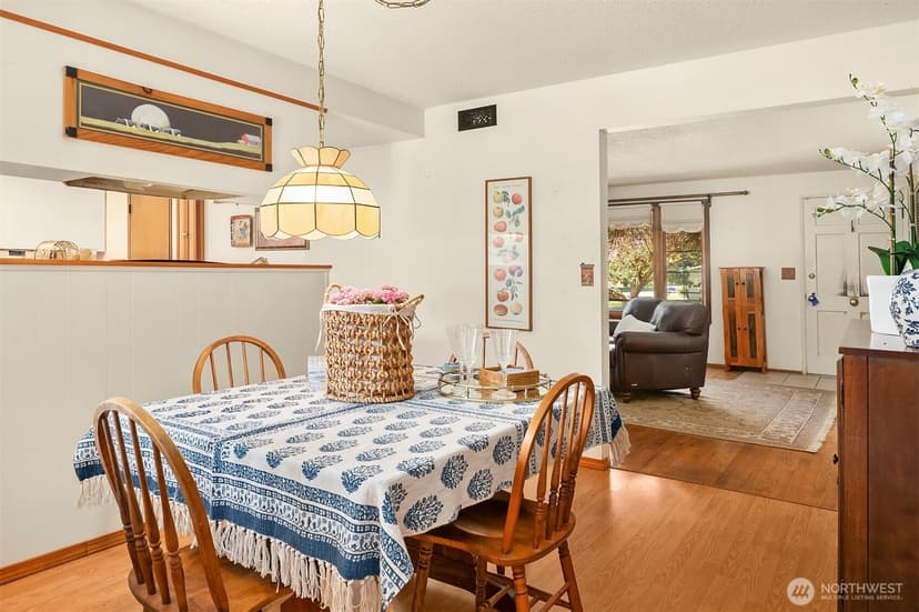 Property photo for 1260 168th Avenue NE, Bellevue photo 11