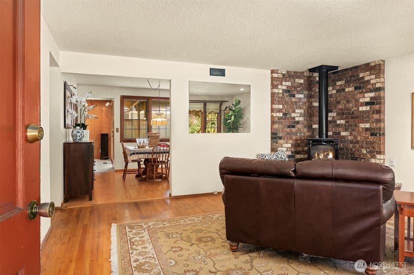 Property photo for 1260 168th Avenue NE, Bellevue photo 2