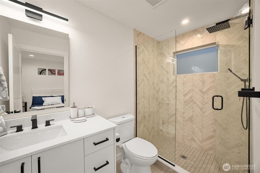 Property photo for 4516 B Corliss Avenue N, Seattle photo 17