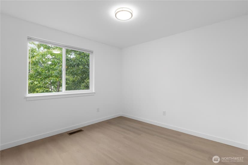 Property photo for 5016 26th Avenue SW, Seattle photo 18