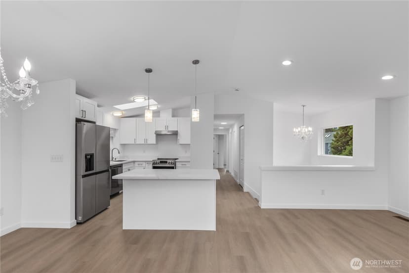 Property photo for 5016 26th Avenue SW, Seattle photo 6