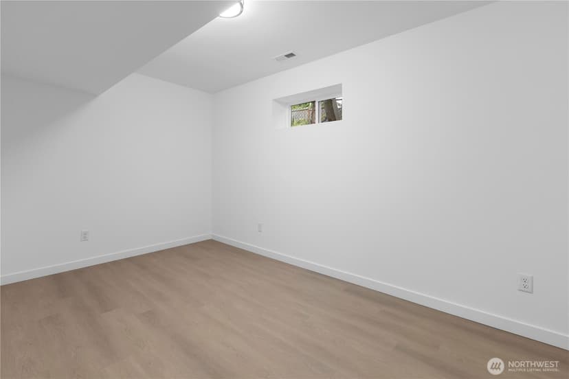 Property photo for 5016 26th Avenue SW, Seattle photo 27