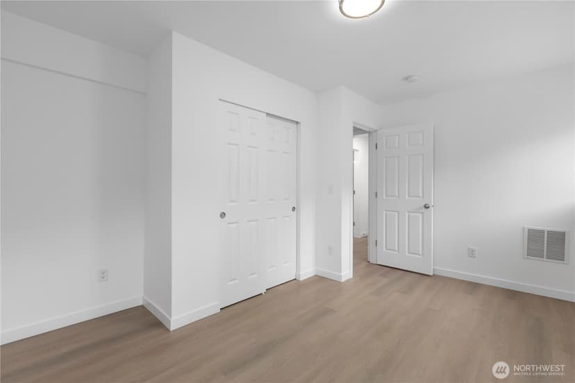 Property photo for 5016 26th Avenue SW, Seattle photo 15