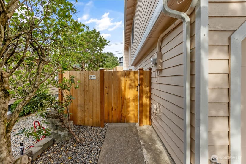 Property photo for 5016 26th Avenue SW, Seattle photo 35