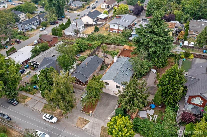 Property photo for 5016 26th Avenue SW, Seattle photo 39