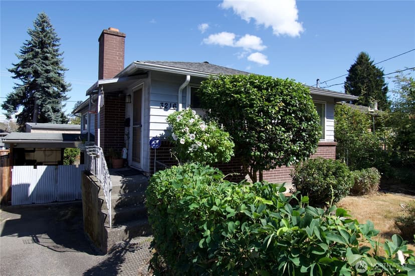Property photo for 3216 20th Avenue S, Seattle