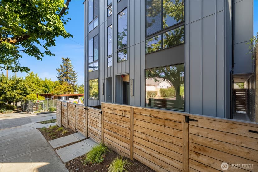 Property photo for 957 N 35th Street, Seattle photo 31
