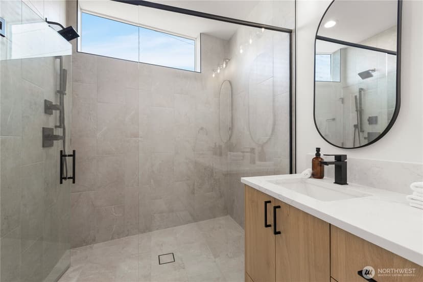 Property photo for 957 N 35th Street, Seattle photo 17
