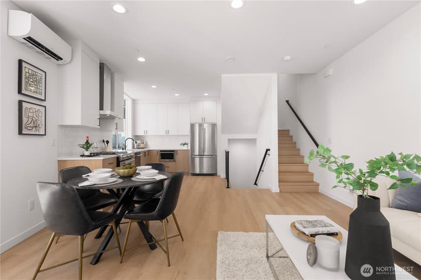 Property photo for 957 N 35th Street, Seattle photo 11
