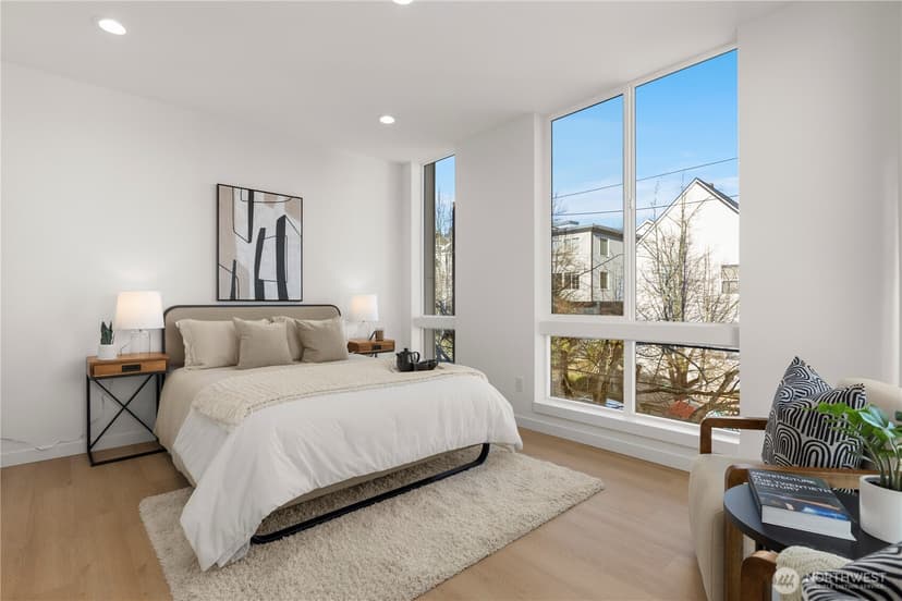 Property photo for 957 N 35th Street, Seattle photo 12