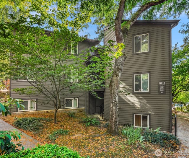 Property photo for 12014 98th Avenue NE #101, Kirkland photo 4