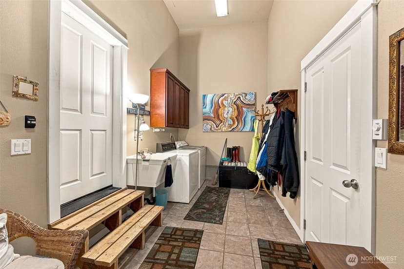 Property photo for 598 Marine View Drive SW, Ocean Shores photo 18