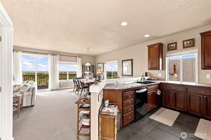 Property photo for 598 Marine View Drive SW, Ocean Shores photo 6
