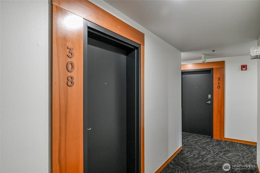 Property photo for 4020 Aurora Avenue N #308, Seattle photo 13