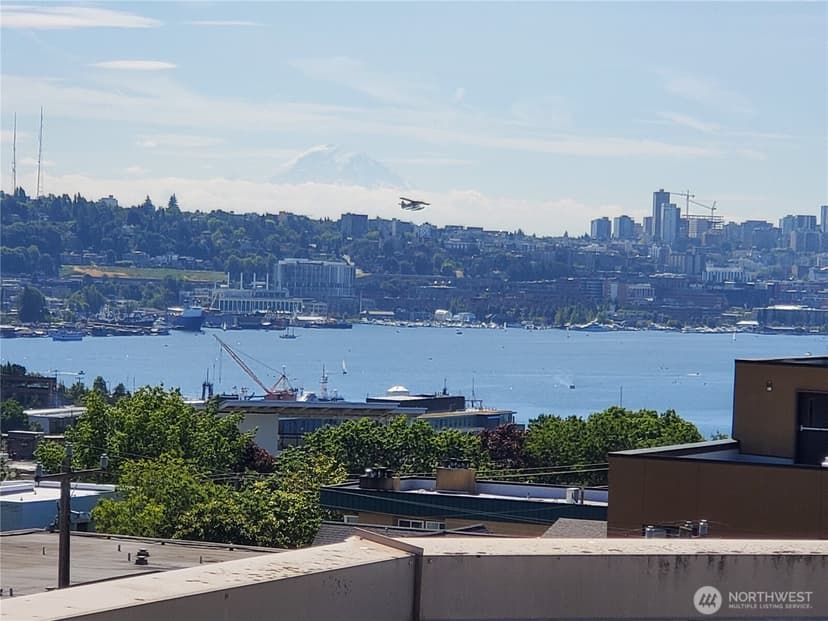 Property photo for 4020 Aurora Avenue N #308, Seattle photo 14