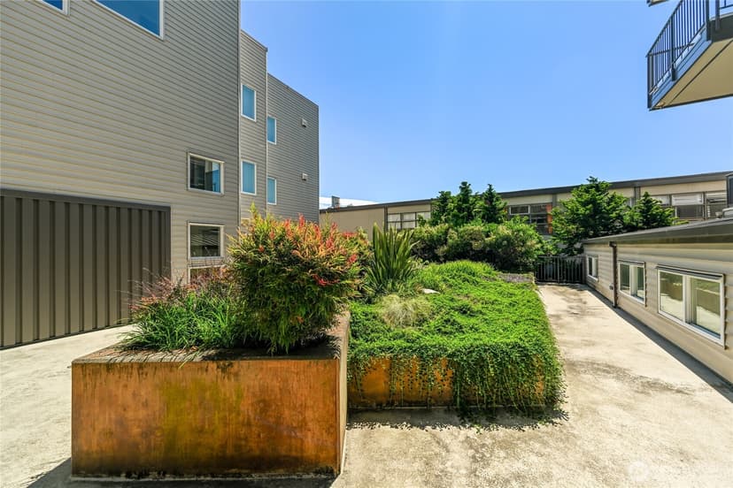 Property photo for 4020 Aurora Avenue N #308, Seattle photo 9