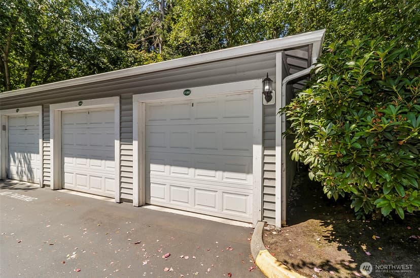 Property photo for 12712 Admiralty Way #F-202, Everett photo 28