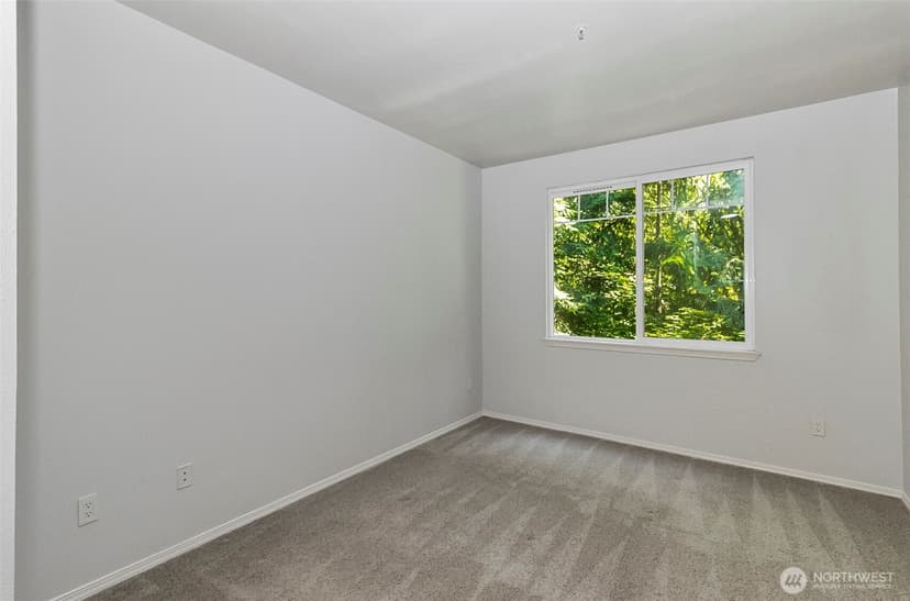 Property photo for 12712 Admiralty Way #F-202, Everett photo 21