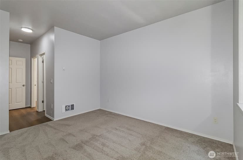 Property photo for 12712 Admiralty Way #F-202, Everett photo 22