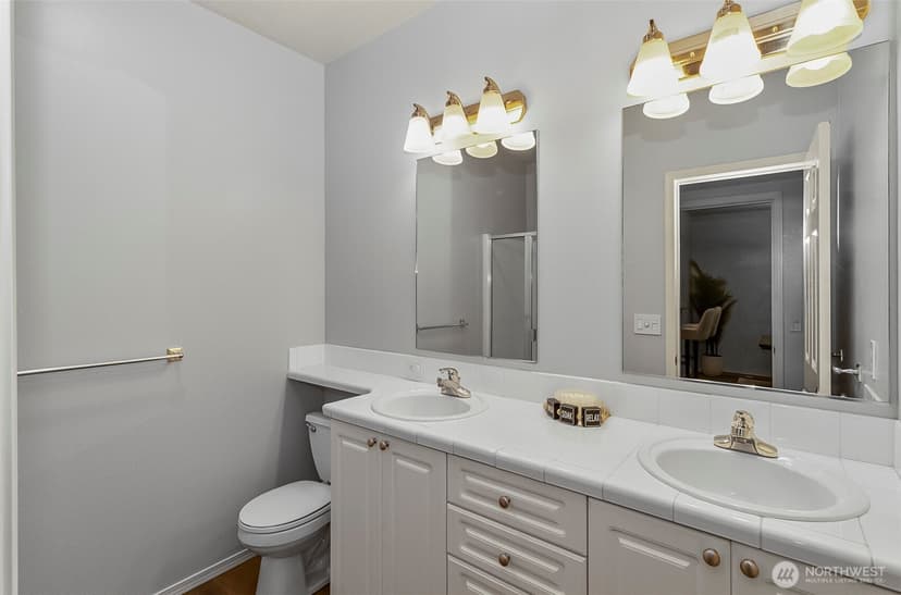 Property photo for 12712 Admiralty Way #F-202, Everett photo 18