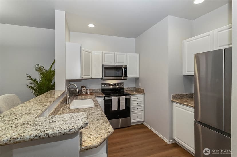 Property photo for 12712 Admiralty Way #F-202, Everett photo 9