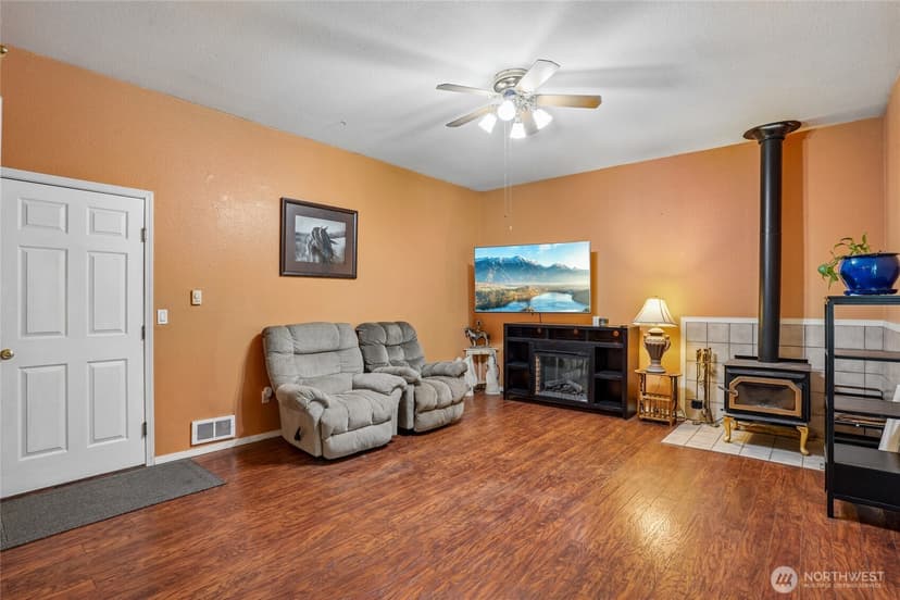 Property photo for 11404 208th Avenue E, Bonney Lake photo 13