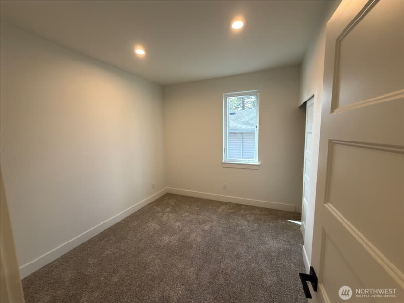 Property photo for 10528 13th Avenue W #B, Everett photo 15
