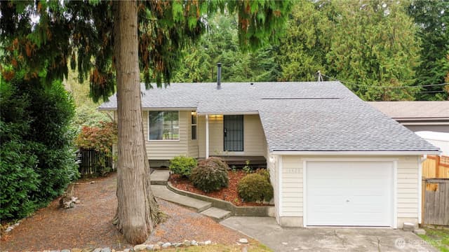 Property photo for 16420 W Lake Goodwin Road, Stanwood photo 2