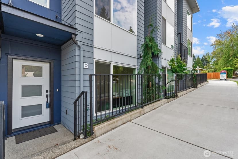 Property photo for 14704 Meridian Avenue N #B, Shoreline photo 2
