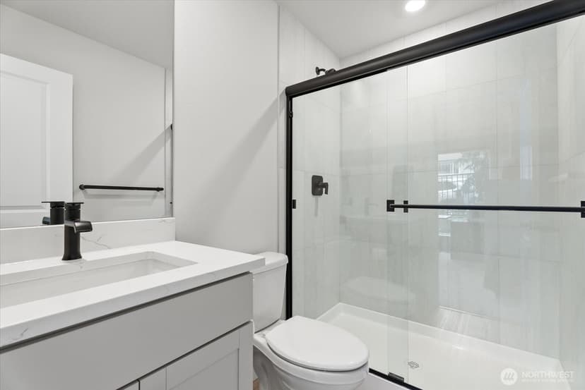 Property photo for 14704 Meridian Avenue N #B, Shoreline photo 10