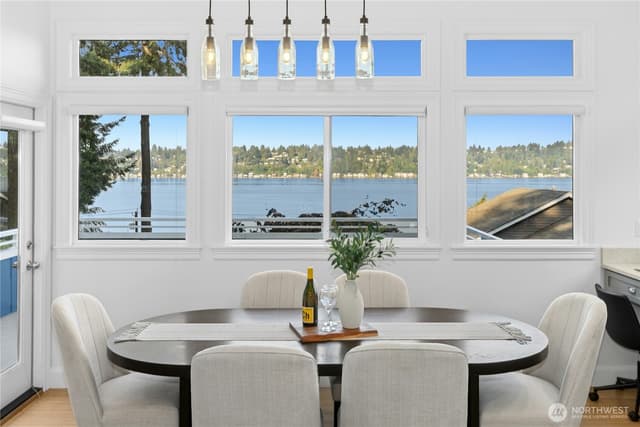 Property photo for 13130 Holmes Point Drive NE, Kirkland photo 4