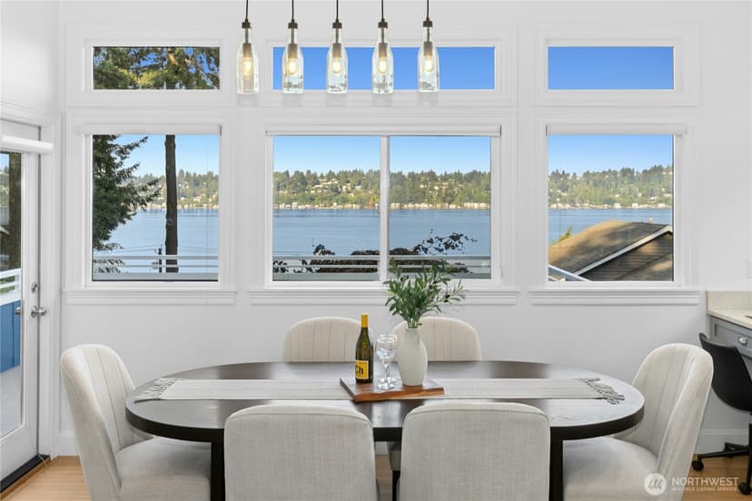 Property photo for 13130 Holmes Point Drive NE, Kirkland photo 4