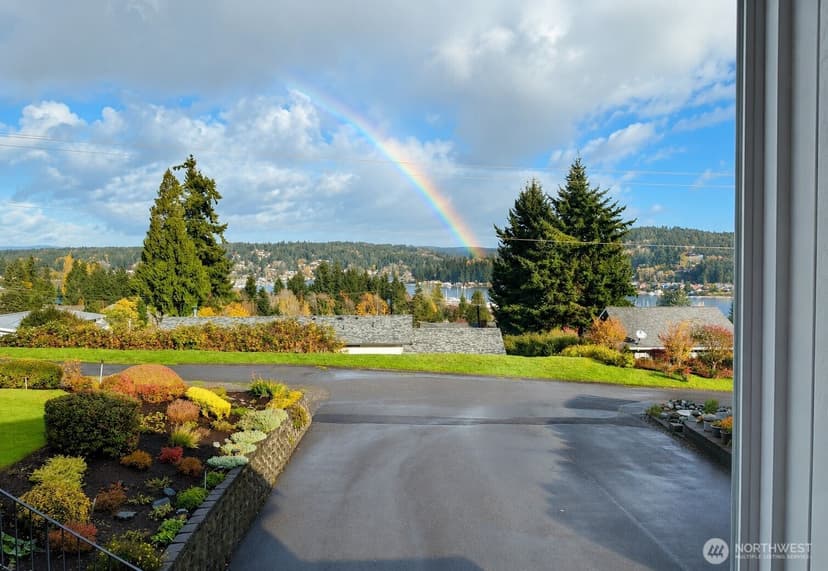 Property photo for 3312 Shyleen Street, Gig Harbor photo 2