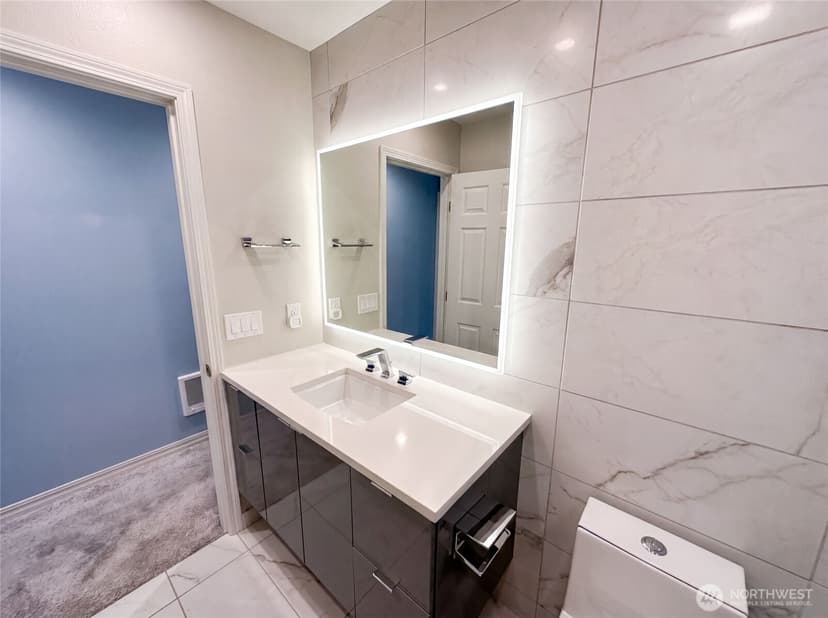 Property photo for 2325 Harbor Avenue SW #B2, Seattle photo 15